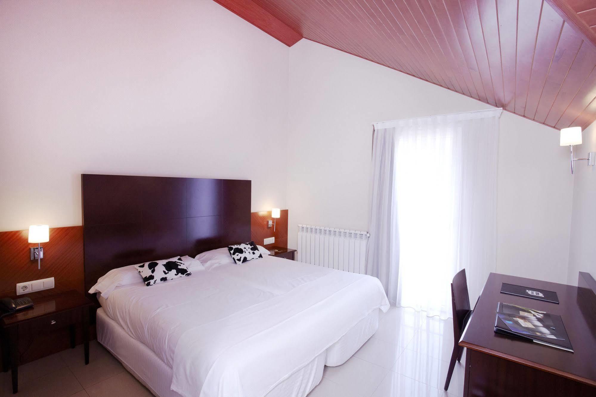 Hotel Mu La Cortinada Cameră foto